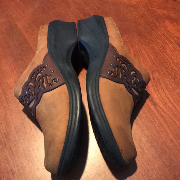 Ariat tan brown leather clogs shoes size 7.5B - Picture 8 of 14